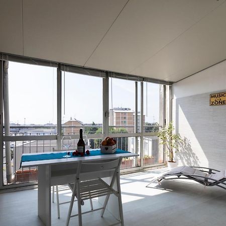 La Veranda - Bright Top Floor Apartment With Views Of The Madonnina Milan Bagian luar foto